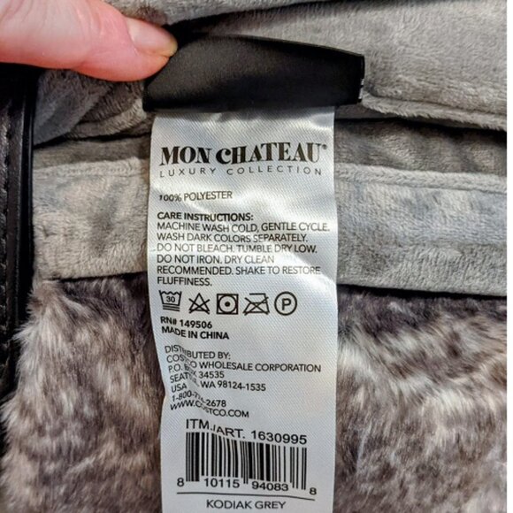 Mon Chateau Luxury Faux Fur Throw, Reversible Grey 60" x 70" + Carry sack - New - Picture 8 of 16